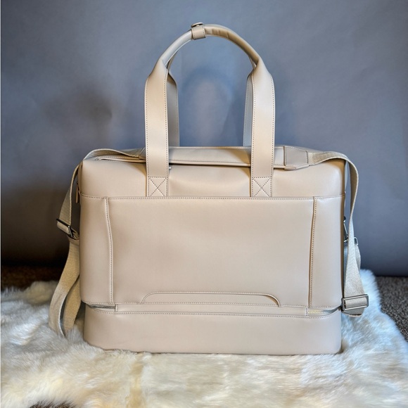 MONOS Metro Weekender - Ivory - Vegan Leather Travel Luggage - Picture 4 of 16